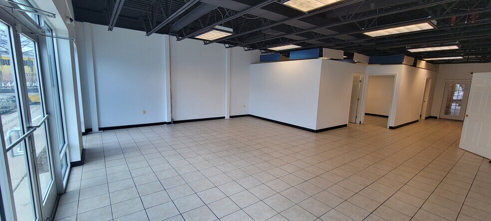 More Photos Of 21580 Atlantic Blvd, Sterling Warehouse For Lease