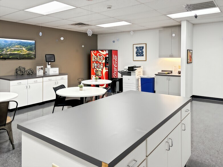 More Photos Of 1202 NE McClain Rd, Bentonville Coworking Space