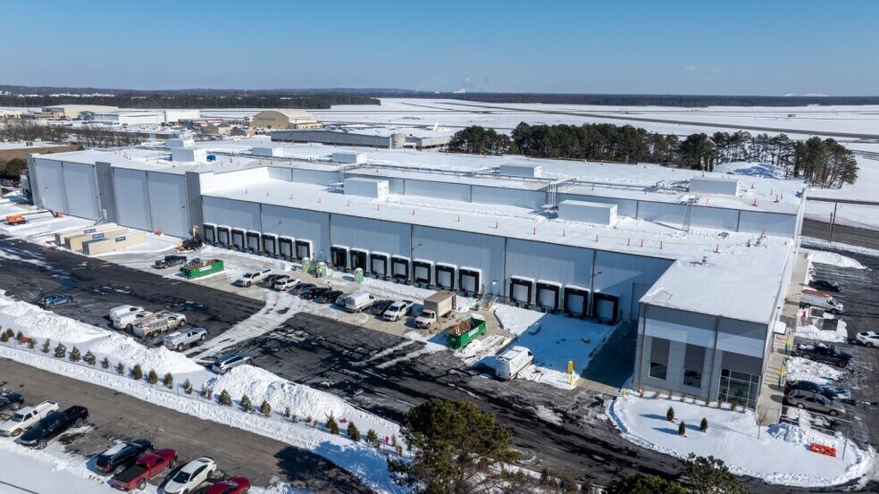 More Photos Of 2100 Smithtown Ave, Ronkonkoma Refrigeration Cold Storage For Lease