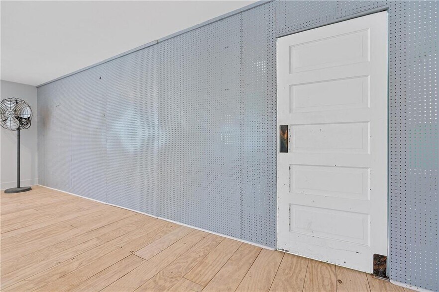 More Photos Of 505 MO-273 Highway, Tracy Freestanding For Sale