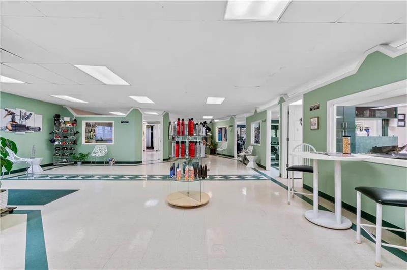 More Photos Of 306 Wollard Blvd, Richmond Freestanding For Sale