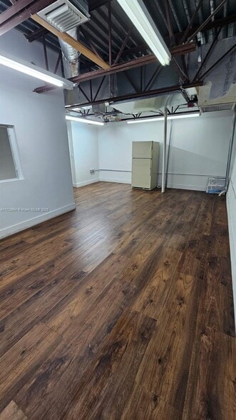 More Photos Of 1723-1745 W 37th St, Hialeah Showroom For Sale