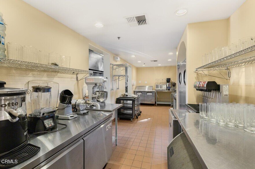 More Photos Of 125 S 10th St, Santa Paula Restaurant For Lease