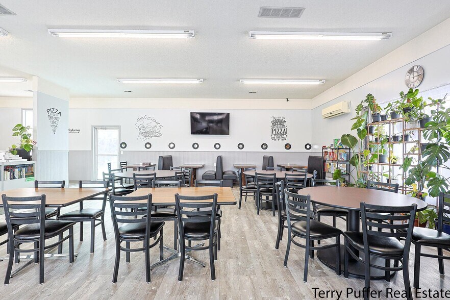 More Photos Of 246 Division St, Hesperia Restaurant For Sale