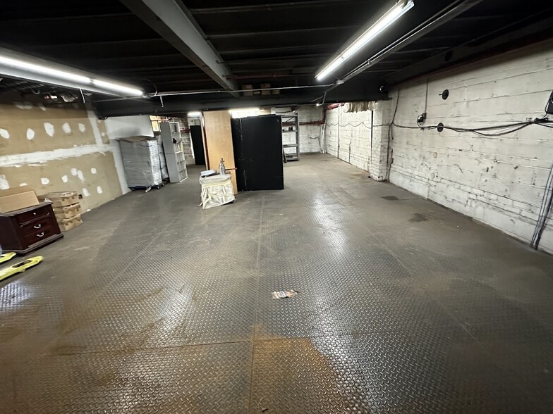 More Photos Of 656 Montauk Ave, Brooklyn Warehouse For Lease