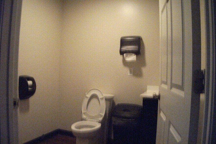 More Photos Of 3095 Talon Dr, Casper Storefront For Lease