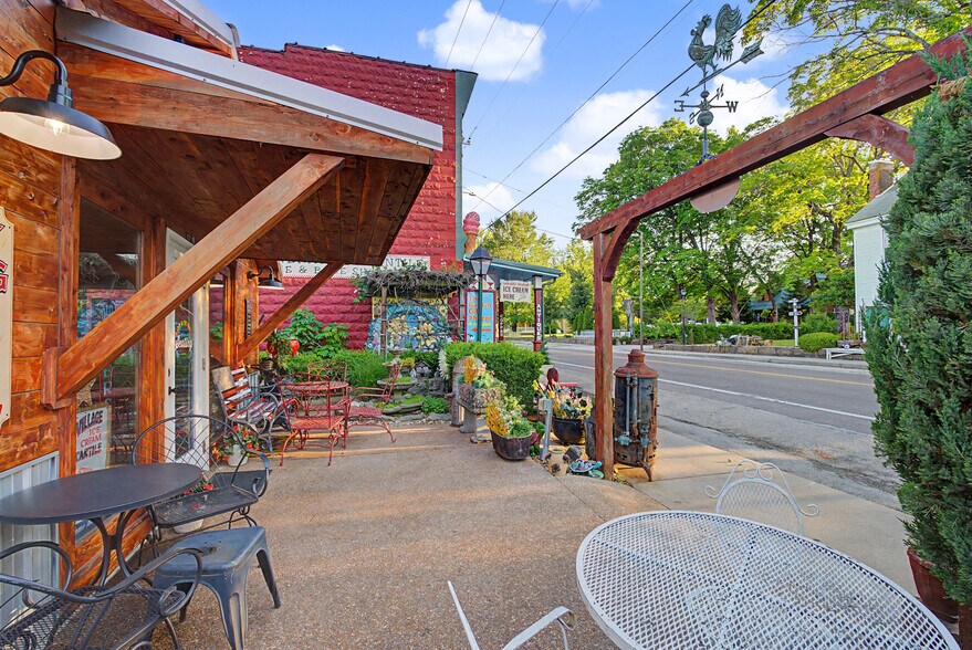 More Photos Of 219 MO-21, Caledonia Storefront Retail Residential For Sale