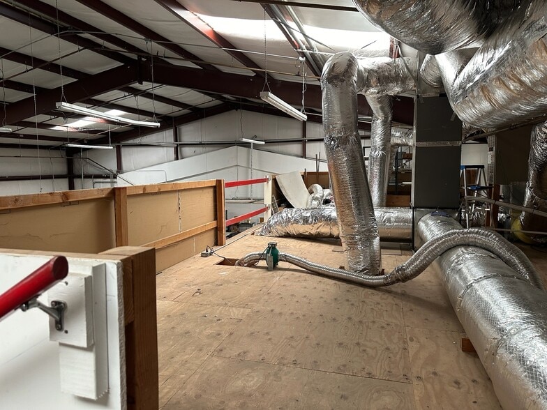 More Photos Of 2482 Progress Dr, Redding Manufacturing For Sale