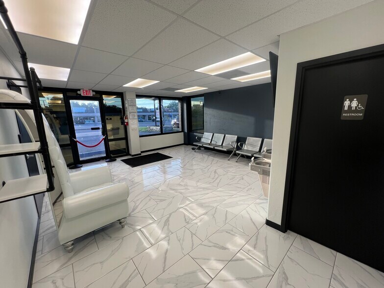 More Photos Of 7727 N May Ave, Oklahoma City General Retail For Lease