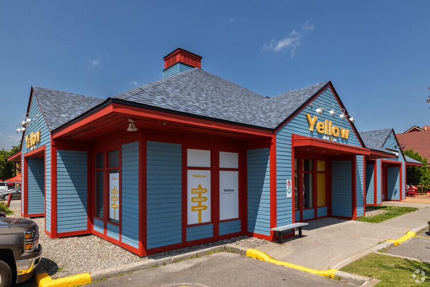 More Photos Of 100-105 Avenue Guindon, St-Sauveur Unknown For Lease