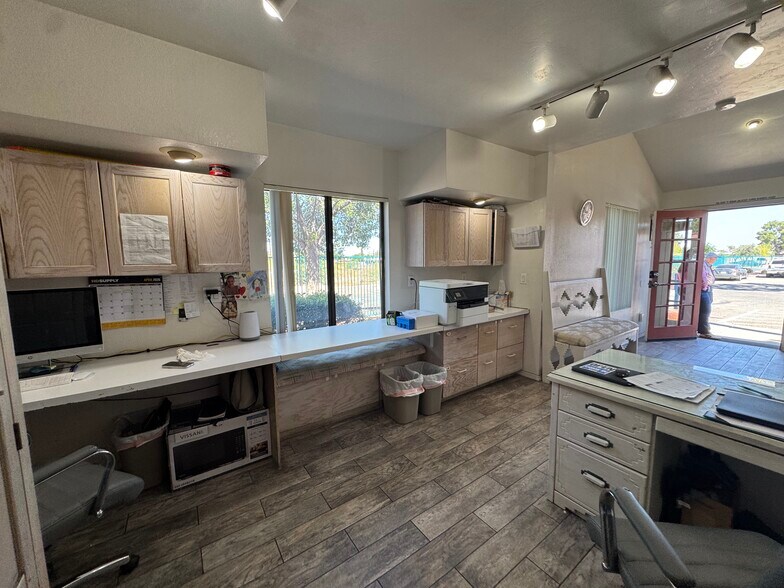 More Photos Of 190 W Valencia Rd, Tucson Apartments For Sale