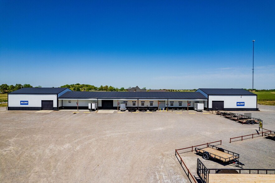 Primary Photo Of 26091 OK-51, Wagoner Showroom For Sale