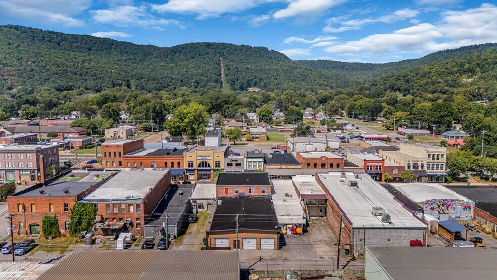 More Photos Of 227 Cedar Ave, South Pittsburg Freestanding For Sale