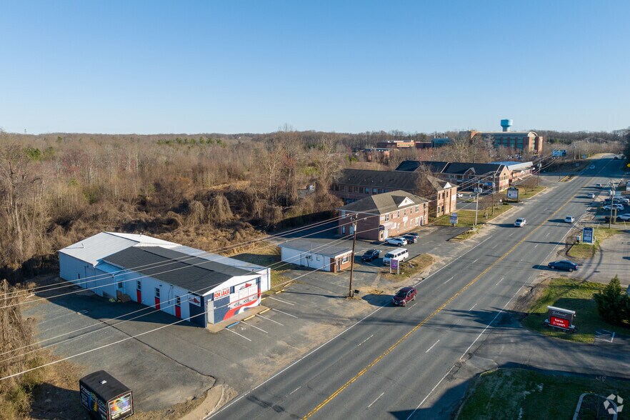 More Photos Of 2072 Richmond Hwy, Stafford Flex For Lease