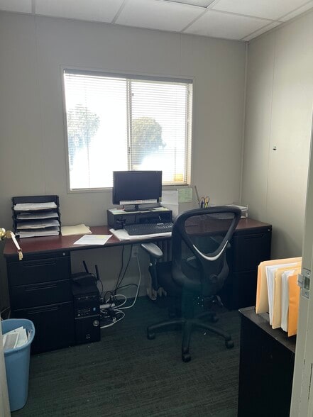More Photos Of 930 E St, Rio Linda Office Residential For Lease