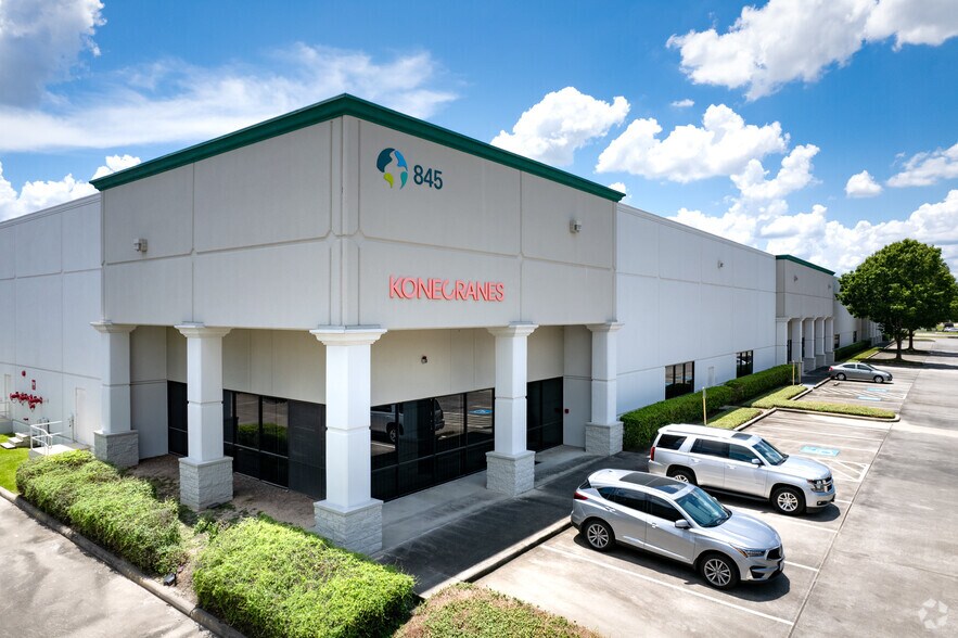 More Photos Of 835 Greens Pky, Houston Unknown For Lease