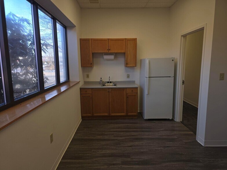 More Photos Of 110 Kerry Pl, Norwood Light Distribution For Lease