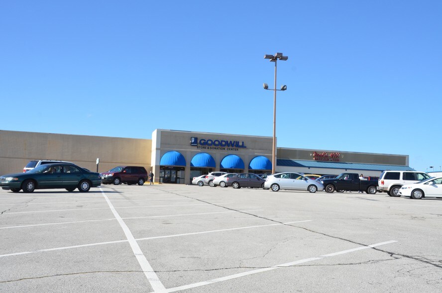 More Photos Of 1966 Northpoint Blvd, Hixson General Retail For Sale