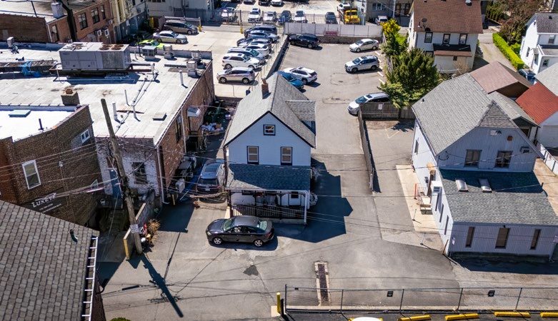More Photos Of 25115 Northern Blvd, Little Neck General Retail For Sale