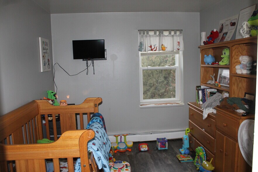 More Photos Of 100 Railroad, Leland Apartments For Sale