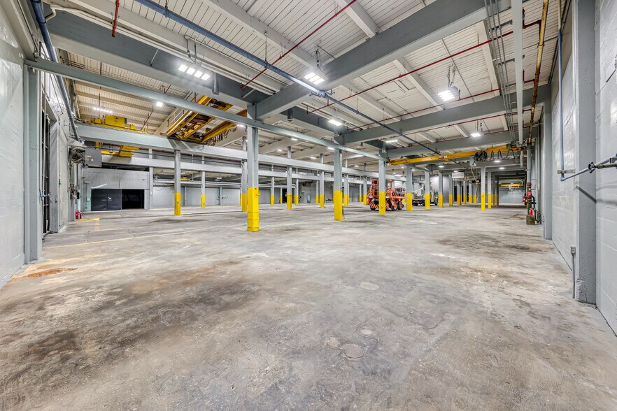 More Photos Of 190 S Fourth St, Henderson Manufacturing For Lease