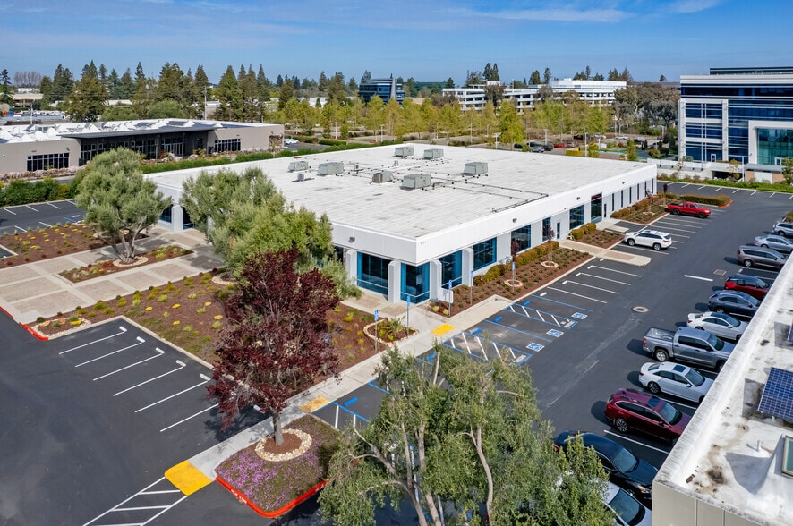 More Photos Of 445-447 Indio Way, Sunnyvale Research And Development For Lease