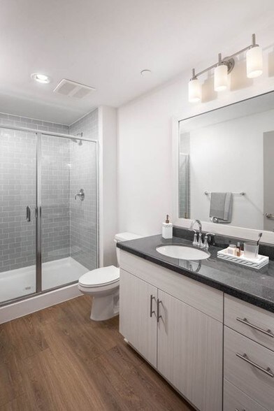 More Photos Of 7350 E Stetson Dr, Scottsdale Apartments For Lease