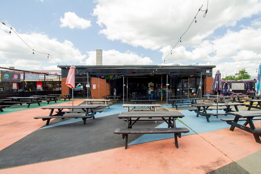 More Photos Of 740 5th Ave, Brooklyn Restaurant For Lease