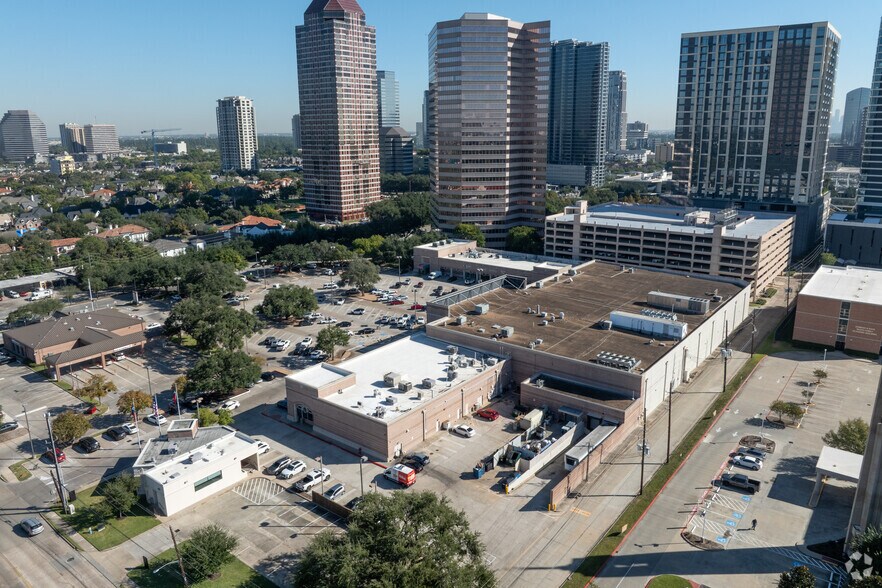 More Photos Of 5161 San Felipe St, Houston Unknown For Lease