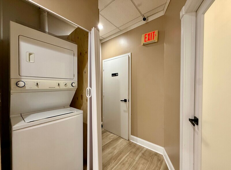More Photos Of 2600-2626 Woodbridge Ave, Edison Unknown For Lease
