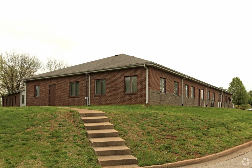 More Photos Of 2300 Greene Way, Louisville Office For Sale