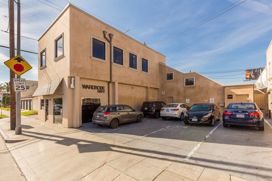 More Photos Of 8300-8302 W 3rd St, Los Angeles Storefront For Sale