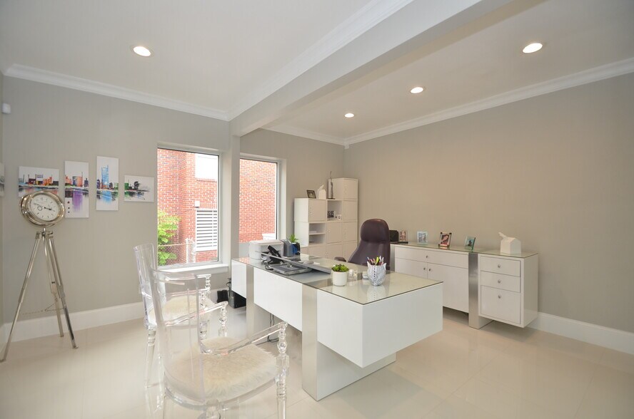 More Photos Of 1644 W Alabama St, Houston Loft Creative Space For Lease