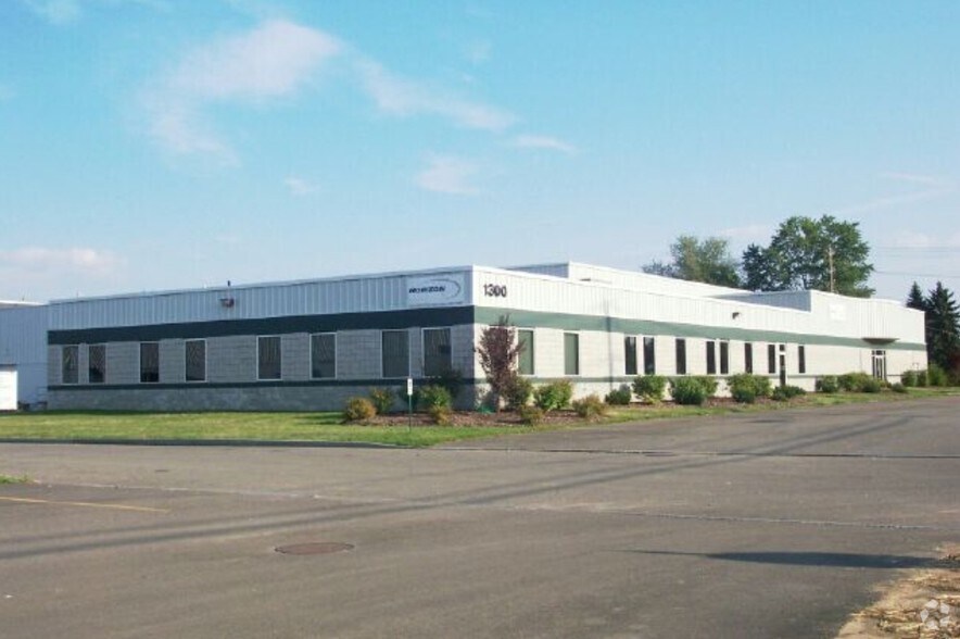 More Photos Of 1300 College Ave, Elmira Flex For Lease