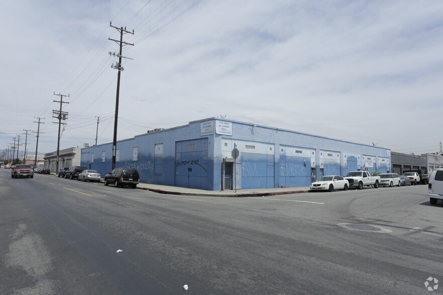 More Photos Of 2301-2311 E 8th St, Los Angeles Warehouse For Lease