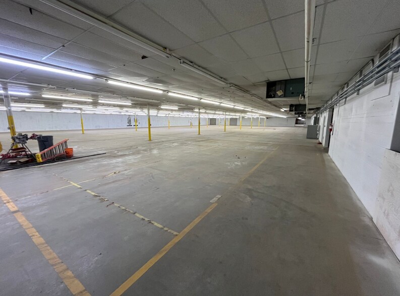More Photos Of 1 Industrial Dr, Sweetwater Service For Sale