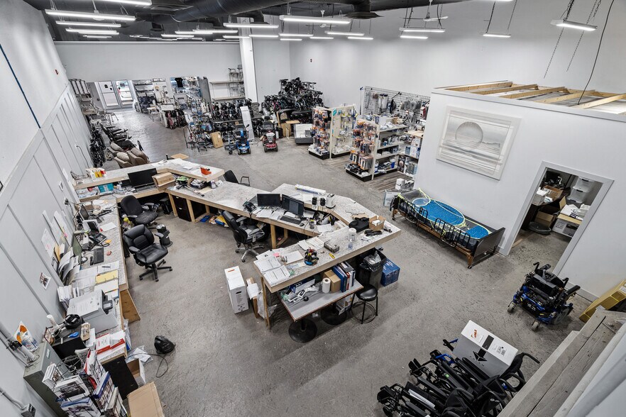 More Photos Of 6601 43 St, Lloydminster Storefront Retail Office For Sale