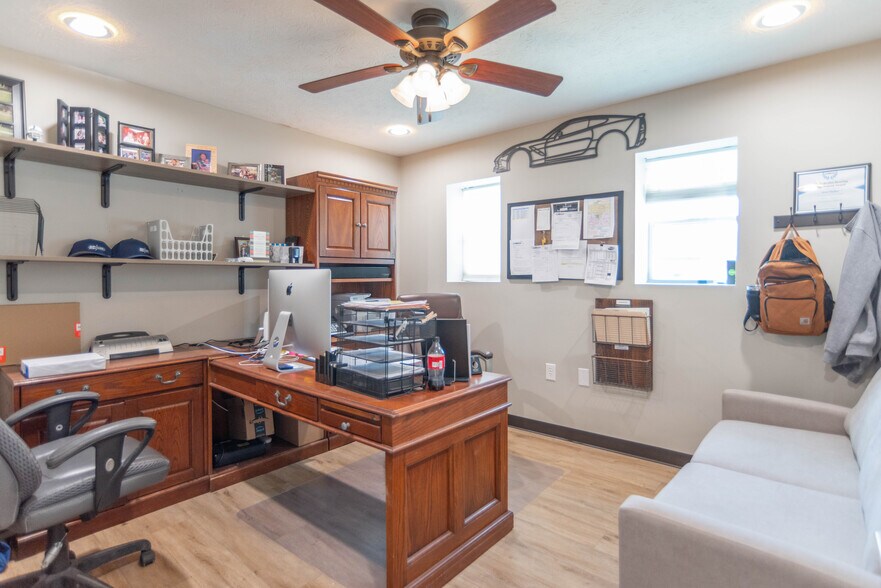 More Photos Of 3659 W 10th St, Indianapolis Freestanding For Sale