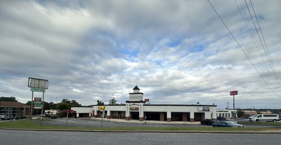 More Photos Of 116 Riverside Pky, Macon-Bibb Storefront Retail Office For Sale