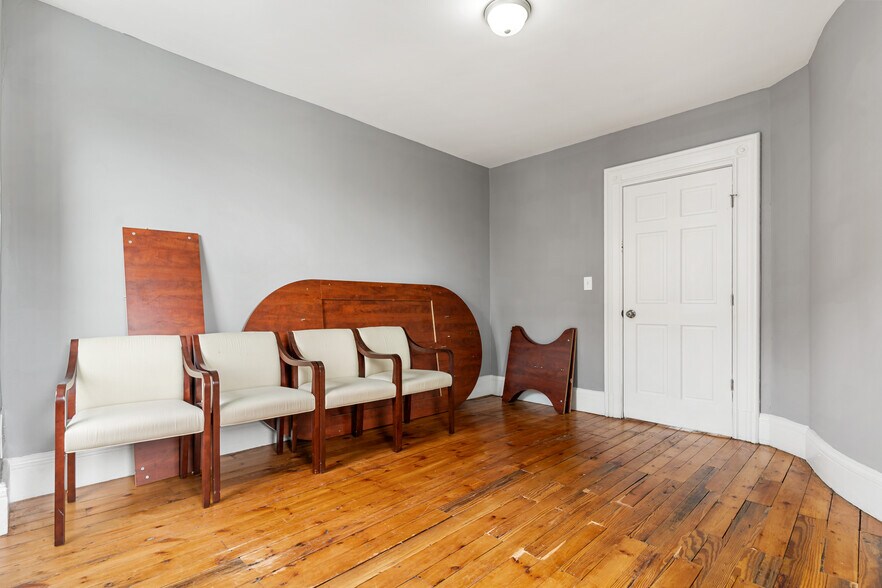 More Photos Of 285 Congress St, Bridgeport Office For Sale