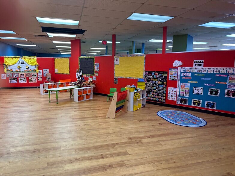 More Photos Of 5747-5757 Samuell Blvd, Dallas Unknown For Lease