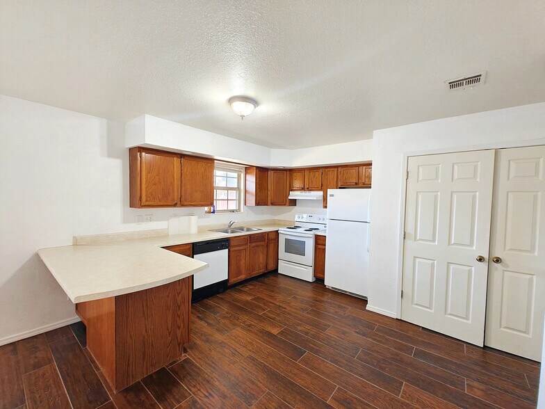 More Photos Of 1133 W 4th St, Tahlequah Apartments For Sale