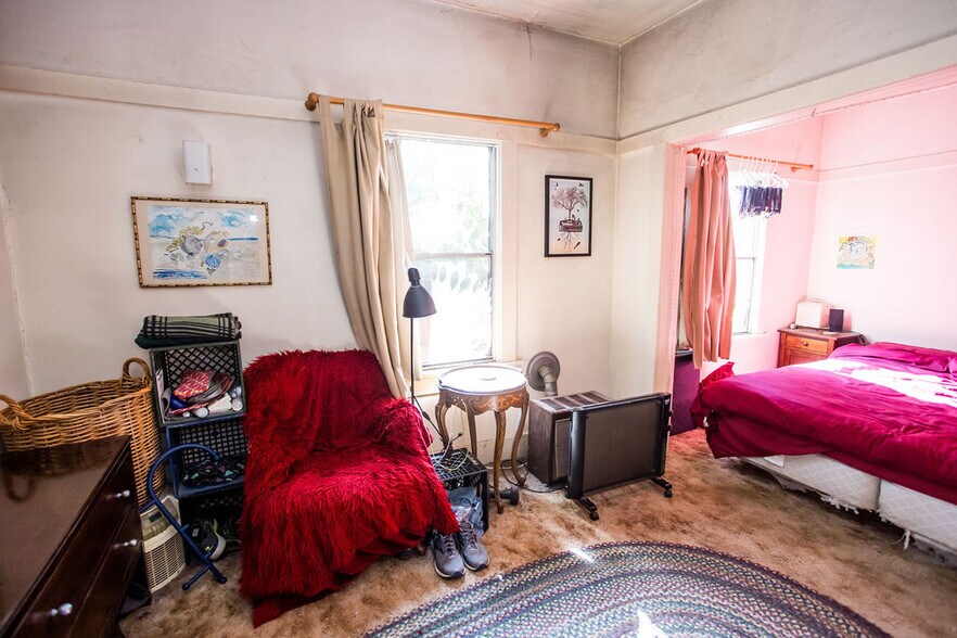 More Photos Of 219 John St, Oakland Apartments For Sale