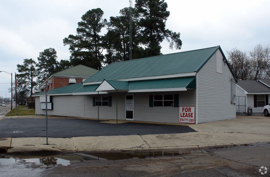 Primary Photo Of 1321 S Main St, Hope Medical For Sale