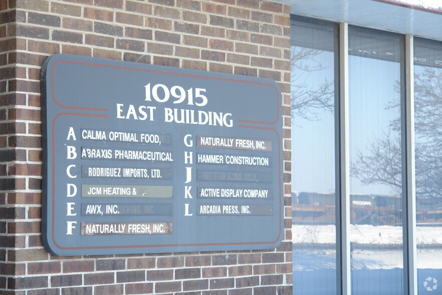 More Photos Of 10915-10929 Franklin Ave, Franklin Park Warehouse For Lease