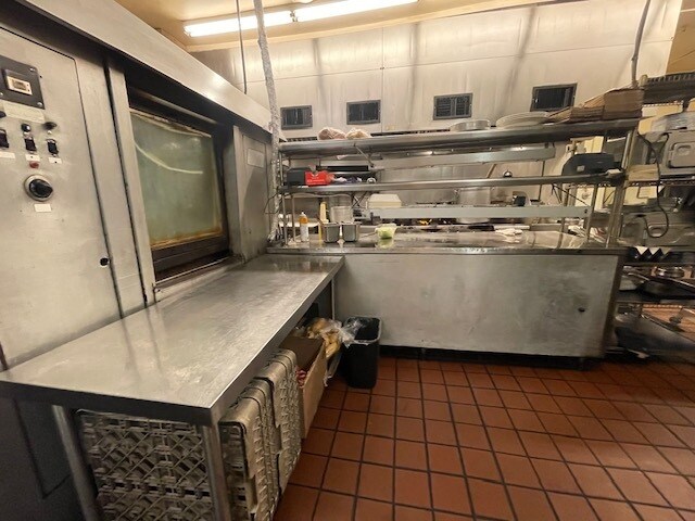 More Photos Of 2222 Wilshire Blvd, Santa Monica Restaurant For Lease