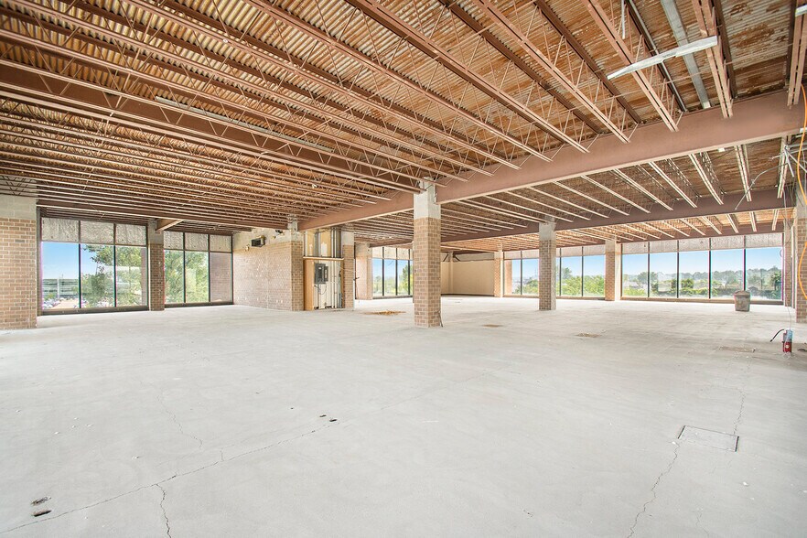 More Photos Of 400 Riverview Dr, Benton Harbor Office Residential For Sale