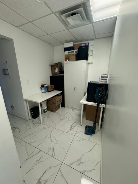 More Photos Of 8237 164th St, Jamaica Storefront For Lease