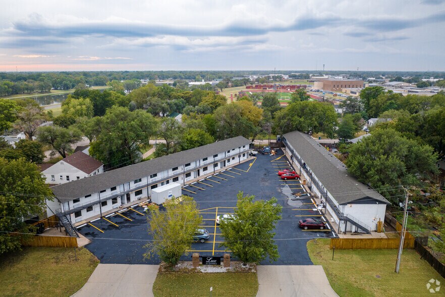 More Photos Of 425 W Taft St, Wichita Apartments For Sale