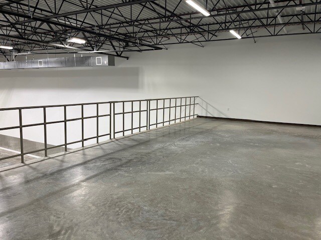 More Photos Of 1100 Lakeside Parkway, Flower Mound Industrial For Lease